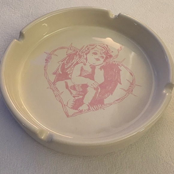 2/$20 NWOT URBAN OUTFITTERS Charlie Printed Ashtray - Picture 4 of 9